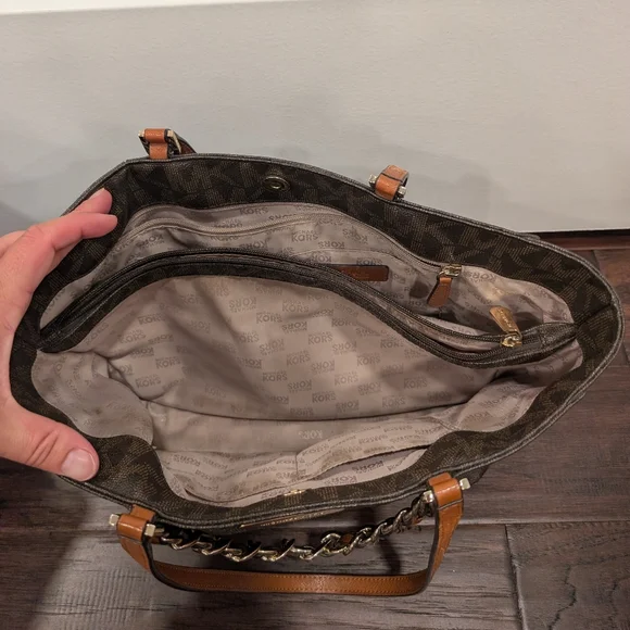 MICHAEL KORS Signature Brown Tote Bag with Chain Detail - Picture 6 of 14